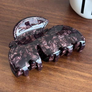 مشبك شعر YJL مخصص بتصميم ورقة الخريف الرجعي الأنيق، مشبك شعر نسائي من الأسيتات بتصميم جديد وعصري بطول 8 سم - Product Image 4