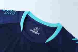 Hochwertiges Fußballtrikot 100% Polyester Atmungsaktiv Kurzarm Fußballtrikot für Kinder & Erwachsene Retro Fußballtrikot - Product Image 2