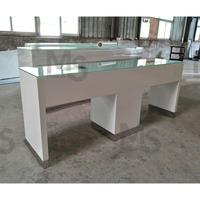 Kunden spezifisches modernes Design Holz nagel Salon Tisch qualität MDF Glas Vitrine Möbel für Nagel geschäfte Hotels Esszimmer Wäsche