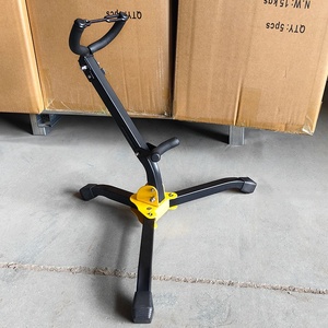 Soporte Universal Portátil Plegable y Ajustable de Hierro con Base Triangular Amarilla <span class=keywords><strong>para</strong></span> Saxofón Tenor y Alto, Modelo AOOLOO - Product Image 2