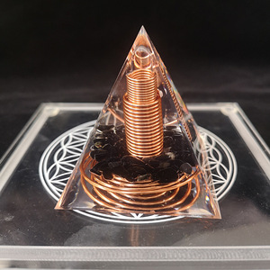 Pirámide de Diamante de Cristal de Energía Positiva de Piedra Natural de 5/6 cm para Decoración Unisex, Adorno de Escritorio, Artesanía Espiritual Hecha a Mano - Product Image 3