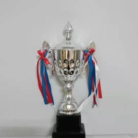 Kinerja yang baik penjualan terbaik trofi logam desain penghargaan Souvenir plastik aksi sepak bola patung tokoh trofi