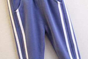 Conjuntos Deportivos para Niños al por Mayor: Suéteres Holgados con Media Cremallera y Letras Bordadas - Product Image 4