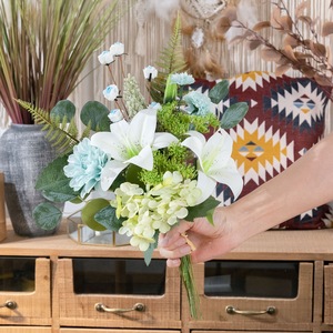Bouquet de lys artificiels A Dreamlike Prosperity CF02011 pour la décoration intérieure et les arrangements floraux - Product Image 2