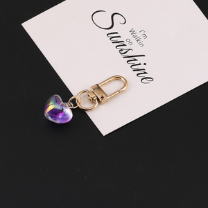 Llavero Translúcido con Forma de Corazón para AirPods 2, Resina Plástica, Accesorios de Joyería DIY, Colores Aleatorios, Primavera 2025 - Product Image 3