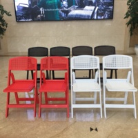 Chaise pliante en résine avec trous, design moderne, haute qualité, durable, pour hôtel, mariage, extérieur, jardin, avec coussin de siège à trous