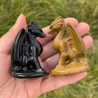 Vente en gros de sculptures en pierre de cristal naturel en forme de dragon, figurines de dragon volant personnalisées, artisanat rayé de haute qualité, décoration