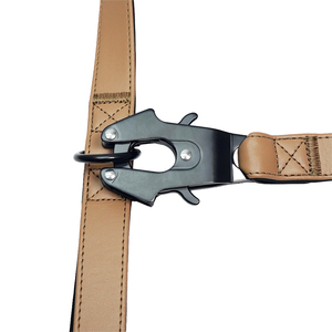 Laisse pour chien en cuir PU avec logo personnalisé, laisse tactique robuste pour l'entraînement avec clip grenouille de qualité supérieure pour la randonnée et la marche en extérieur - Product Image 6