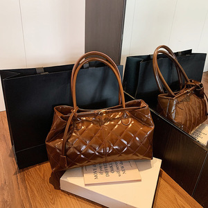 Soft PU New Stylish Popular Quilted <b>Pillow</b> <b>Shape</b> Magnetic Closure Polyester Lining 1-1.9L Capacity Tote Bags - Product Image 6