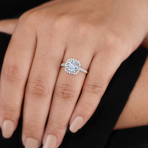 Bague élégante la plus vendue avec pierre bleue et diamant de laboratoire taille ronde étincelant, en or 14 carats, bijoux de mariage - Product Image 4