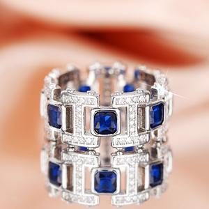 Anillo de Eternidad de Oro Blanco con Zafiro para Mujer T0817, Corte Princesa, Engaste Pavé, Anillo Fino Geométrico para Boda - Product Image 3