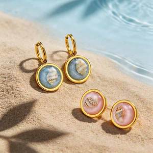 Pendientes de Concha Marina de Acero Inoxidable 316L con Oro de 18K para Mujer, Estilo Sirena, con Resina Costera, Tipo Huggie, Joyería Impermeable - Product Image 3