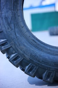 ยางรถขุด LCH T-REX G18 ลายใหม่ 9.00-20 ยางรถขุด ยางยางพารา ยางรถต่างๆ ยางรถตักดิน ยางรถตีนตะขาบ - Product Image 2