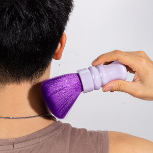Juego de brochas de maquillaje en forma de abanico, brocha de cerdas suaves para el cuello, para masaje facial, diseño colorido con logotipo, mango personalizable - Product Image 3