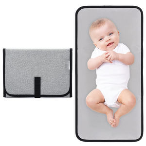 Échantillon gratuit de matelas à langer portable - Sac à langer de voyage avec poche pour lingettes, conception intelligente de matelas à langer portable - Product Image 3