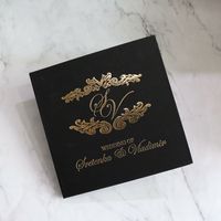 Chic personalizado negro Bi-fold Tapa dura folleto invitaciones de boda con lámina de oro acrílico transparente blanco RSVP tarjetas de bolsillo