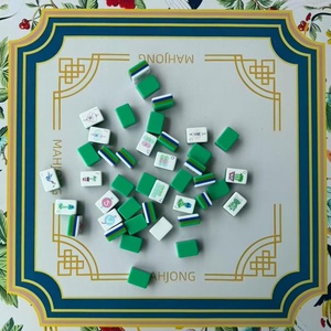 Juego de Mahjong Acrílico Americano Verde de Lujo 07, Grabado Moderno de Jazmín, Estuche de Viaje Premium para 4 Jugadores - Product Image 3