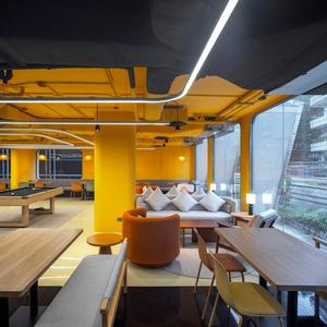 ชุดเฟอร์นิเจอร์โรงแรมรีสอร์ทสกีระดับพรีเมียม 5 ดาว สำหรับห้องนอนและห้องนั่งเล่นในบ้านพักบนภูเขา ทำจากไม้เนื้อแข็ง พร้อมบริการปรับแต่งตามความต้องการสำหรับธุรกิจบริการ - Product Image 4