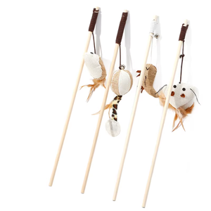 Bacchetta Interattiva in Legno per Gatti con Piuma e Campanello, Giocattolo per Gatti Domestici - Product Image 1