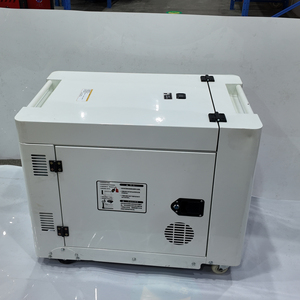 Générateur diesel silencieux 9,0 kW monophasé/triphasé pour usage commercial et environnements nécessitant une faible sonorité - Product Image 5