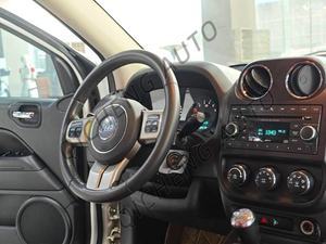 <span class=keywords><strong>2011</strong></span> Je-ep 2.4L CVT Sport Edition Transmission automatique Véhicule d'occasion Voiture à carburant Prix bon marché Offre Spéciale Voiture d'occasion à bas prix - Product Image 2