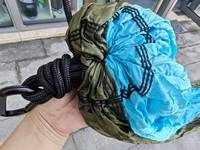 Tragbare Outdoor-Camping-Hängematte aus Nylongewebe Flache Fallschirm-Camping-Hängematte