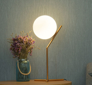 Listo para enviar diseño clásico bola de cristal decoración del hogar junto a la cama Lámpara de mesa - Product Image 1