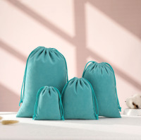 Nouveau style 2026 : Grand sac en velours écologique réutilisable, sac à bijoux en velours doux et pelucheux avec cordon de serrage