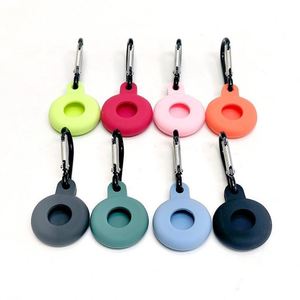 Funda de silicona al por mayor para AirTag con mosquetón, color personalizado, protector antipérdida, a prueba de golpes, impermeable, personalizable - Product Image 1