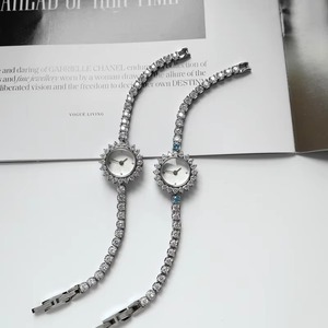Antique-style Carved Light-luxury Exquisite Hollow-out Diamond-inlaid Brass Case Acrylic Band Small Dial <b>Bracelet</b>-style - Product Image 4