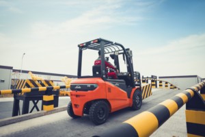 Carretilla elevadora <span class=keywords><strong>Linde</strong></span>, carretilla elevadora eléctrica, repuestos de carretilla elevadora <span class=keywords><strong>Linde</strong></span>, carretilla elevadora con batería de iones de litio de 2,5 y 3,0 toneladas. - Product Image 4