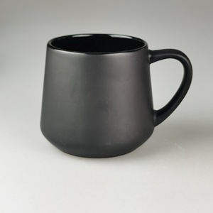 <span class=keywords><strong>Tasse</strong></span> <span class=keywords><strong>à</strong></span> thé en grès noir 12oz personnalisé <span class=keywords><strong>tasse</strong></span> <span class=keywords><strong>à</strong></span> café en céramique émaillée rouge avec logo - Product Image 4