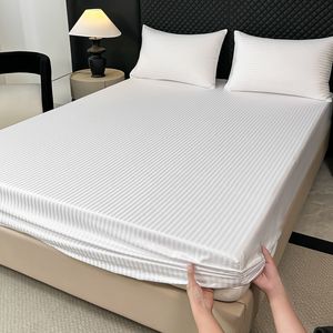 طقم لحاف سرير كامل من 4 قطع، 100% قطن صديق للبيئة، عدد الخيوط 300، يتضمن لحافًا واحدًا وملاءة مسطحة من البوليستر عالي الجودة - Product Image 1