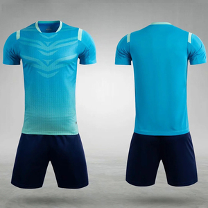 เสื้อฟุตบอลสีแดง ชุดฟุตบอลสั่งทำพิเศษ ทรงเข้ารูป ชุดกีฬาฟุตบอล - Product Image 3