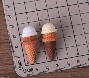 Miniatures <span class=keywords><strong>de</strong></span> cornets <span class=keywords><strong>de</strong></span> crème glacée 3D réalistes en résine, breloques dessert <span class=keywords><strong>double</strong></span>-cuillère pour boucles d'oreilles, porte-clés, coques <span class=keywords><strong>de</strong></span> téléphone et accessoires pour cheveux DIY - Product Image 2