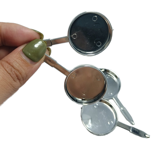 CHENXI 500 piezas de juguetes de sartén miniatura plateada personalizados para juego de simulación, decoración de cocina para casa de muñecas, material para hacer colgantes - Product Image 1