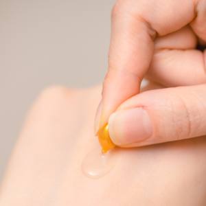 Cápsulas de suero facial reparador con ceramida y escualano de marca privada para piel madura - Product Image 4