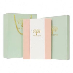 Cuaderno de Papel de Alta Calidad de 80 g/m² con Marcador de Cinta en una Elegante Caja de Regalo y con Bolígrafo de Regalo - Product Image 1