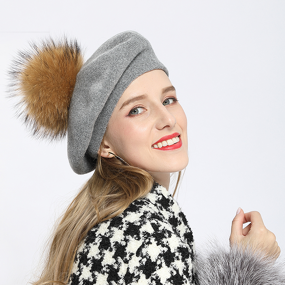 Новый стильный шерстяной берет, высококачественный модный однотонный берет для девушек, высококачественные шапки с помпоном из меха енота