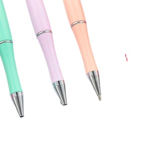 Stylos en forme de cœur personnalisés pour la Saint-Valentin, encre gel noire 1 mm, cadeau pour enfants, fournitures de bureau et scolaires, cadeau de fête - Product Image 3