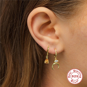 Pendientes de Plata de Ley S925 con Forma de Gota de Agua Geométrica, con Diamantes, Minimalistas, Creativos y Modernos - Product Image 4