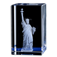 Sculpture en cristal de la Statue de la Liberté de haute qualité, respectueuse de l'environnement, avec logo personnalisé gravé au laser, design en cube 3D