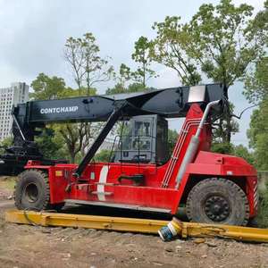 Apilador de contenedores Kalmar 450 usado, de 45 toneladas, con sistema hidráulico original estable, perfecto para apilar contenedores en el muelle portuario. - Product Image 5