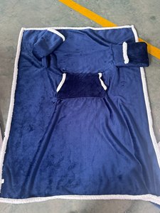 Coperta con Cappuccio in Sherpa all'Ingrosso: Morbida, Calda <span class=keywords><strong>e</strong></span> Indossabile, Perfetta per Rilassarsi a Casa o Guardare la TV - Product Image 4