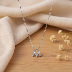 Collana con Ciondolo a Forma di Lettera M con Diamante, Catena in Acciaio Inossidabile da 6mm - Product Image 3