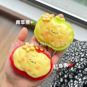 Nouveau jouet pour enfant, kawaii, mignon, de haute qualité, en forme de frites géantes de 12 cm, en pain et gâteau parfumés, à montée lente et extensible. - Product Image 5