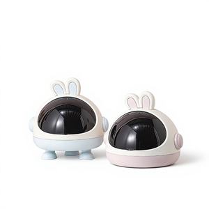 Mini Bote <span class=keywords><strong>de</strong></span> <span class=keywords><strong>Basura</strong></span> <span class=keywords><strong>de</strong></span> Escritorio con Tapa, <span class=keywords><strong>de</strong></span> Plástico, Pequeño y Bonito, <span class=keywords><strong>de</strong></span> Alta Calidad, para Dormitorio, Oficina y Sala <span class=keywords><strong>de</strong></span> Estar - Product Image 1