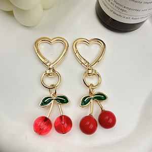 Ciondolo a Cuore per Borsa Bestseller, Ciondolo in Metallo a Forma di Cuore, Ciondolo Trasparente Rosso e Rosa, Portachiavi a Forma di Ciliegia - Product Image 6