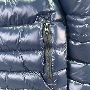 高品質カスタムメイドのメンズフィットジャケット、ジッパー刺繍付きの厚くてファッショナブルな冬服 - Product Image 3