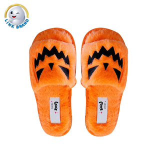 Chaussons en peluche pour femmes de la marque Link, style Halloween, pantoufles en fourrure pour la maison, citrouille de dessin animé pour femmes, style visage souriant, chaussons en peluche - Product Image 5